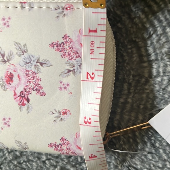 COPY - New w/ Tag Floral Wallet - Picture 6 of 6